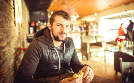 Eten tijdens nachtwerk maakt dik